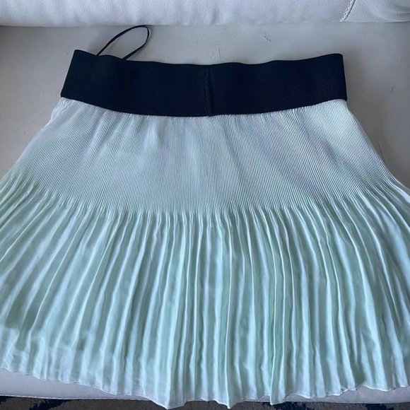 ZARA green skirt - Picture 2 of 5